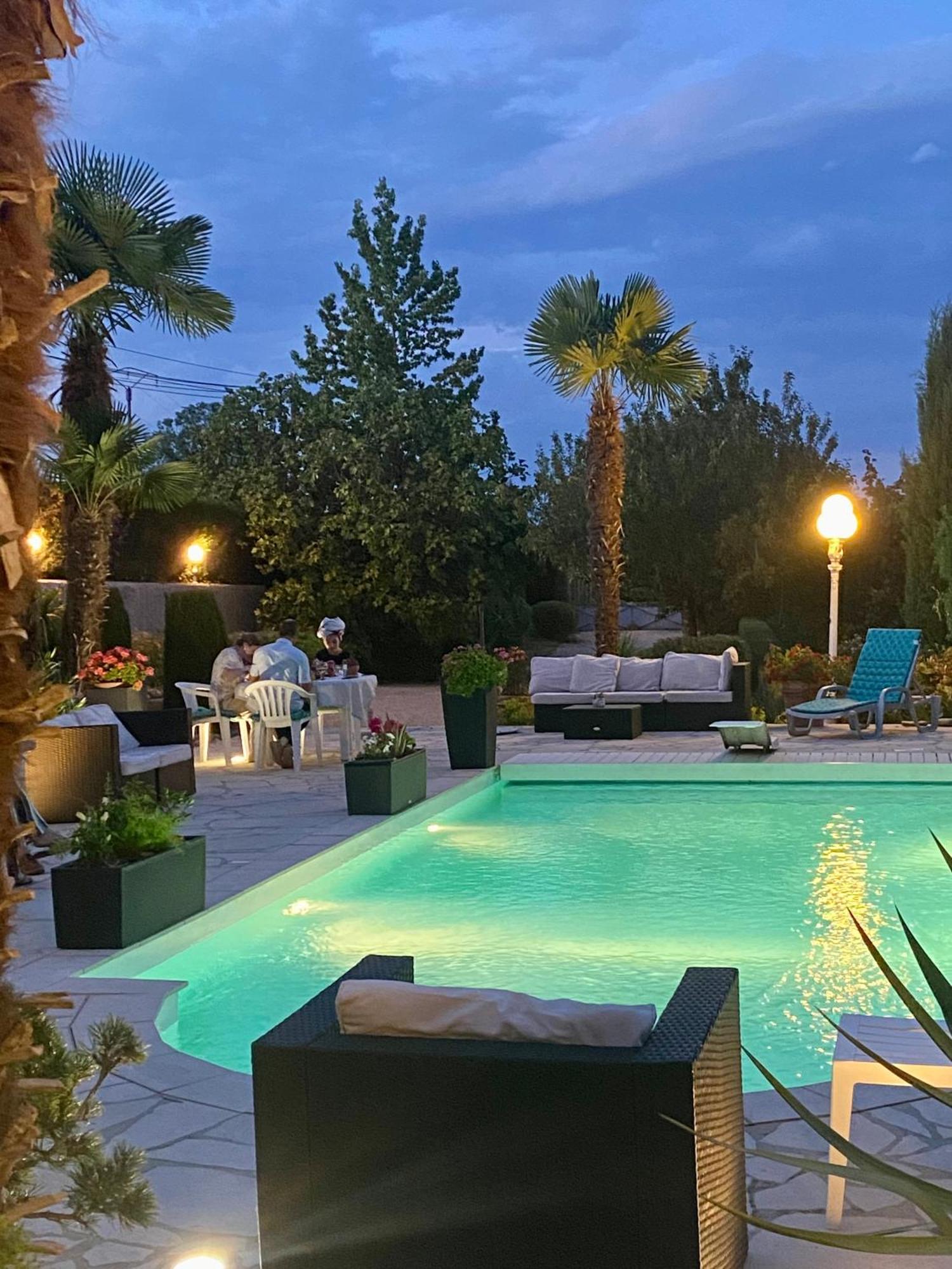 Domaine De La Provencale Bed & Breakfast Saint-Didier-de-la-Tour Exterior photo