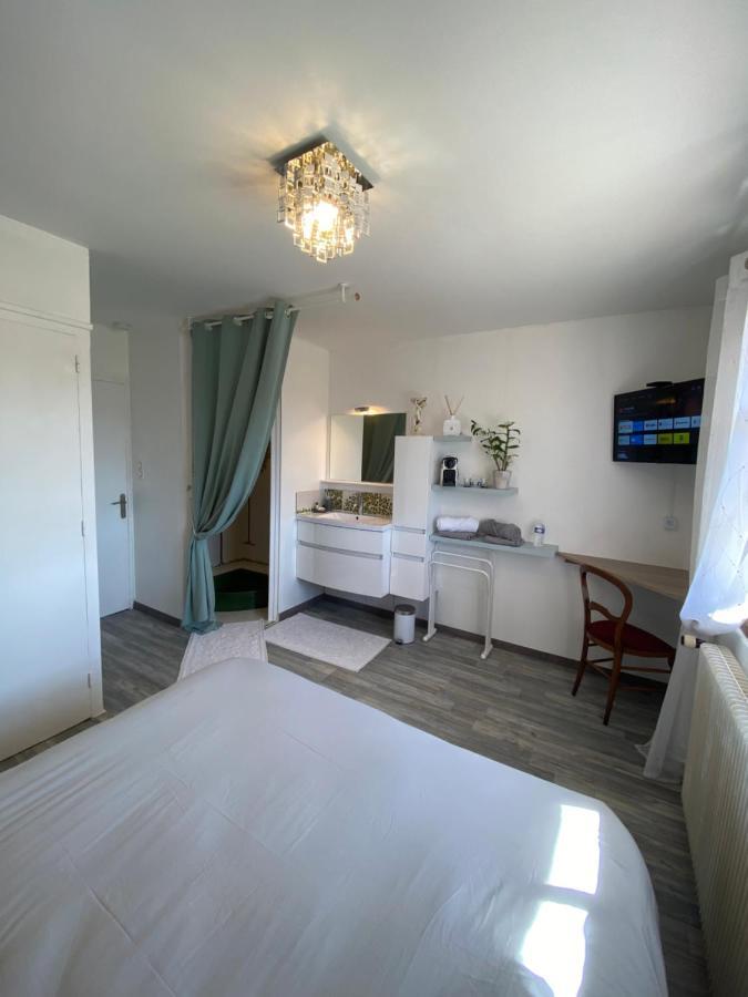 Domaine De La Provencale Bed & Breakfast Saint-Didier-de-la-Tour Exterior photo